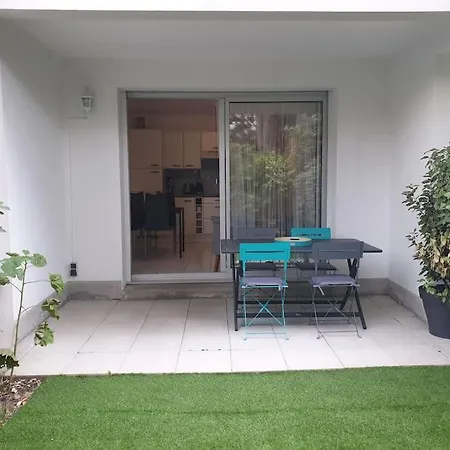 Petits Roseaux Parking Terrasse